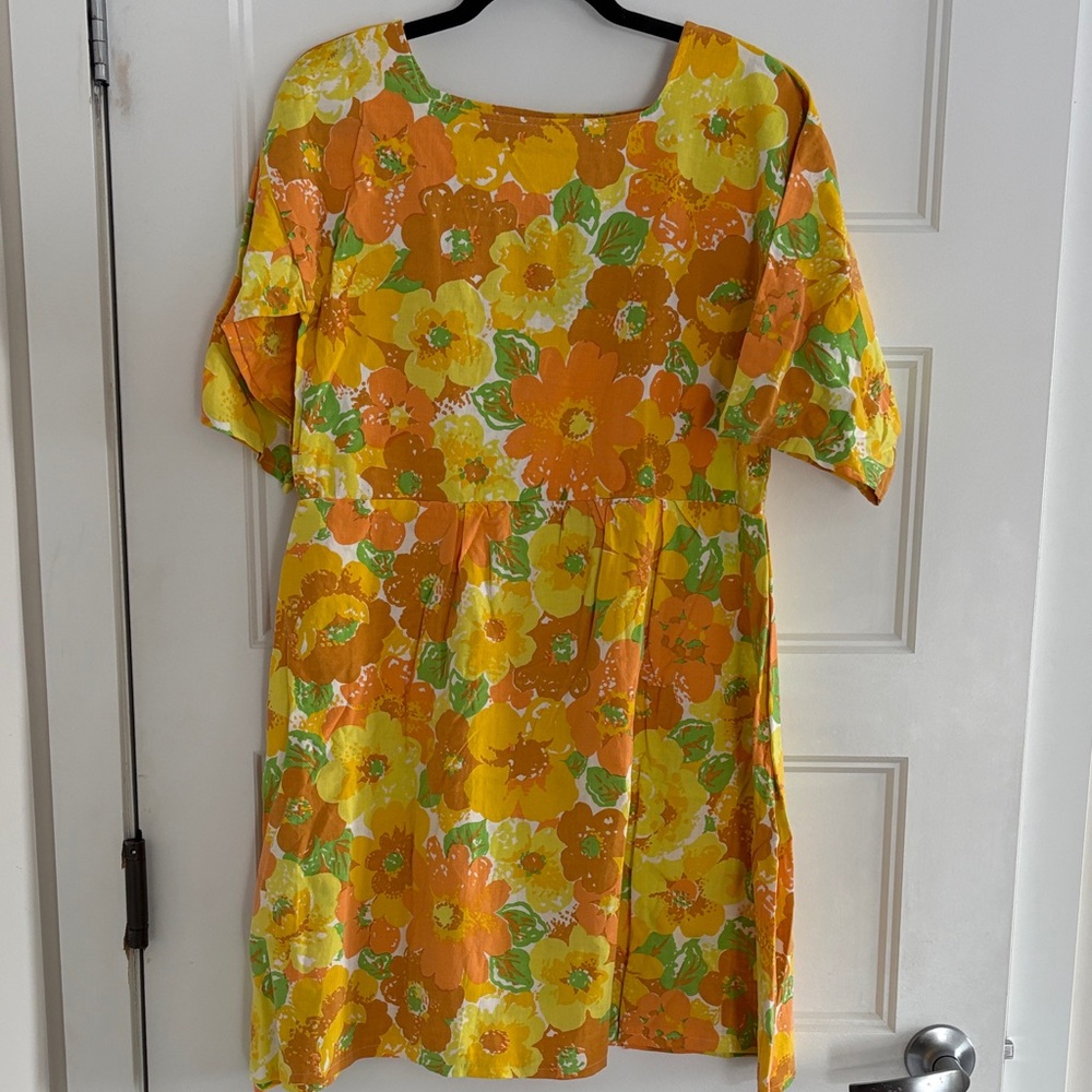 Upcycled Vintage Floral Square Neck Dress made of vintage sheets | Cotton - Picture 2 of 7